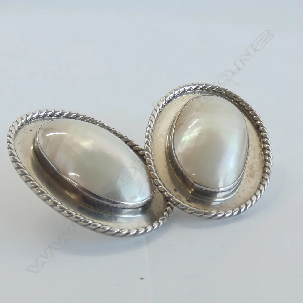 A PAIR OF MABE PEARL AND SILVER EARRINGS (no butterflies) Image 1++