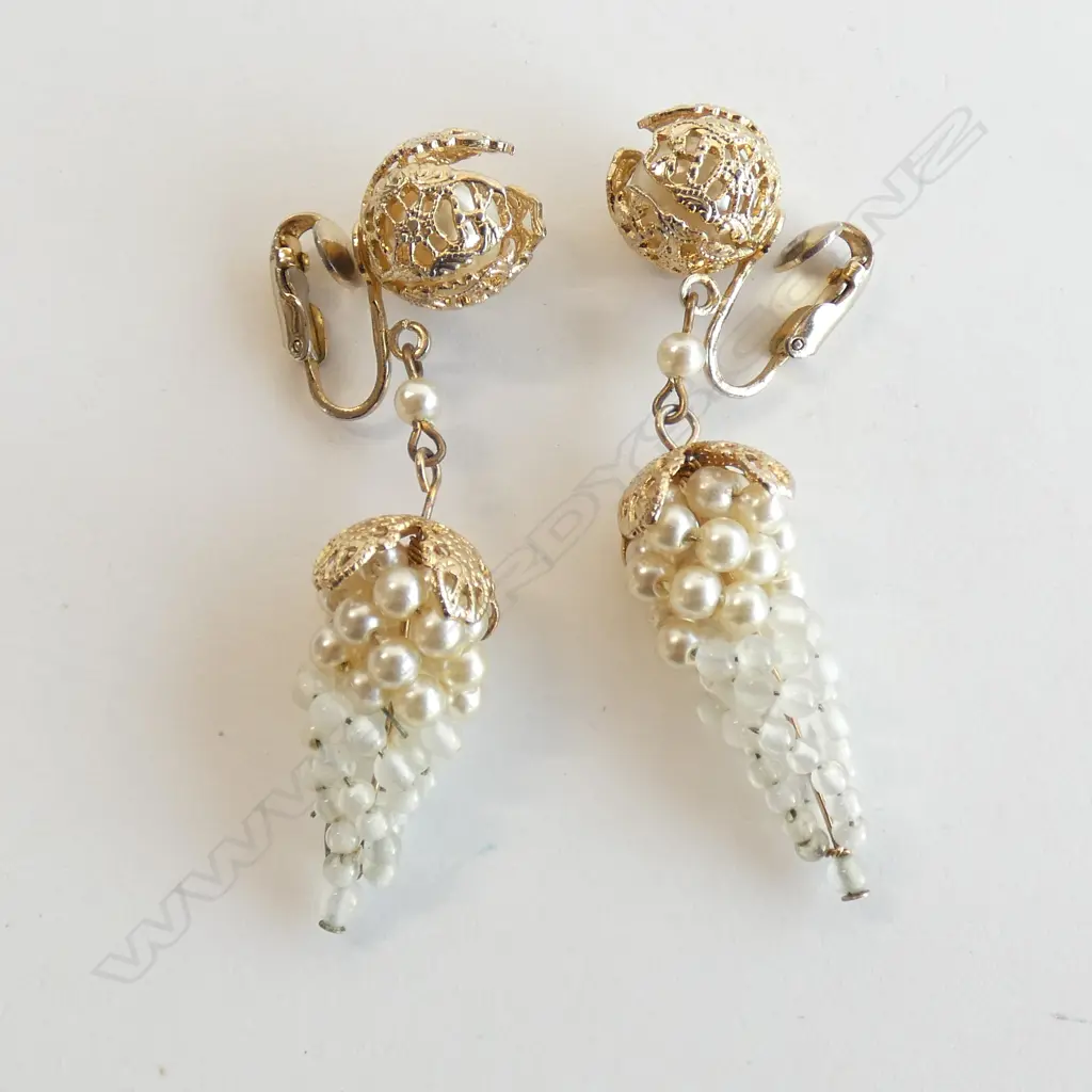 PR SIMULATED PEARL  DROP EARRINGS Image 1++