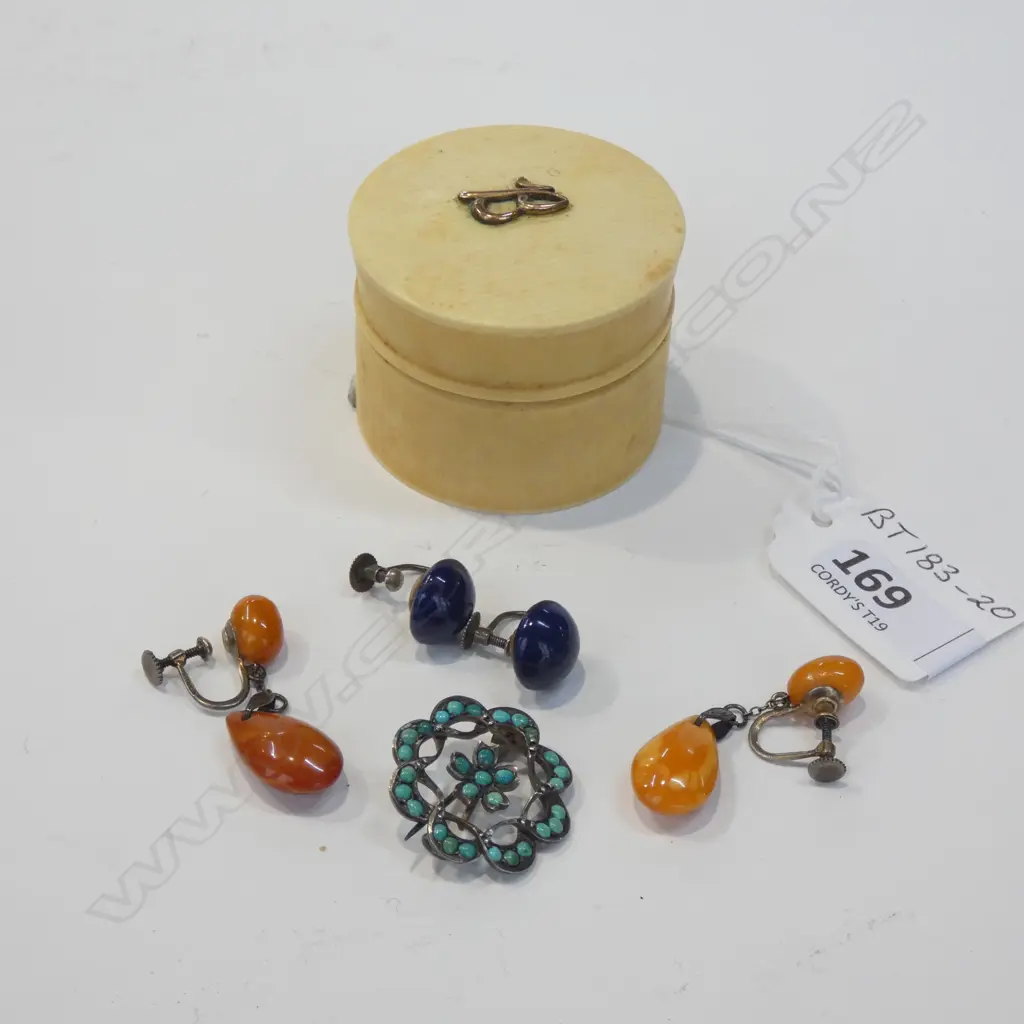 FAUX IVORINE BOX WITH ASST. JEWELLERY Image 1++