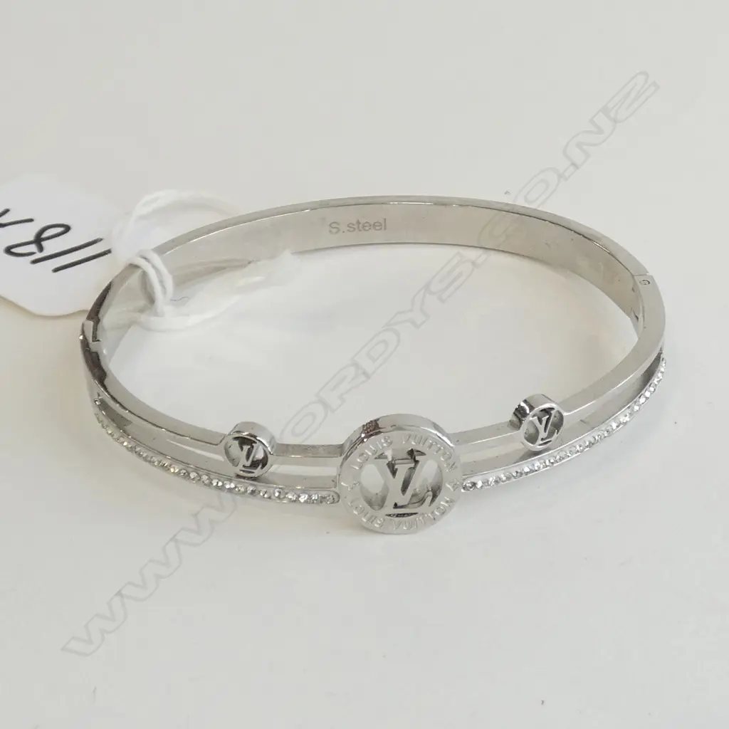 FAUX LOUIS VUITTON BRACELET Image 1++