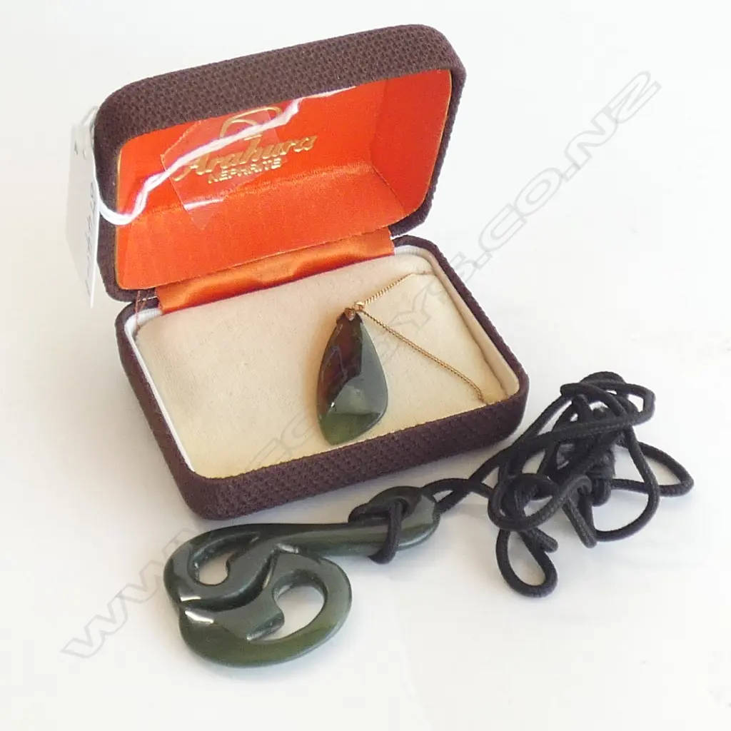 POUNAMU CARVED PENDANT and ONE OTHER POUNAMU PENDANT Image 1++