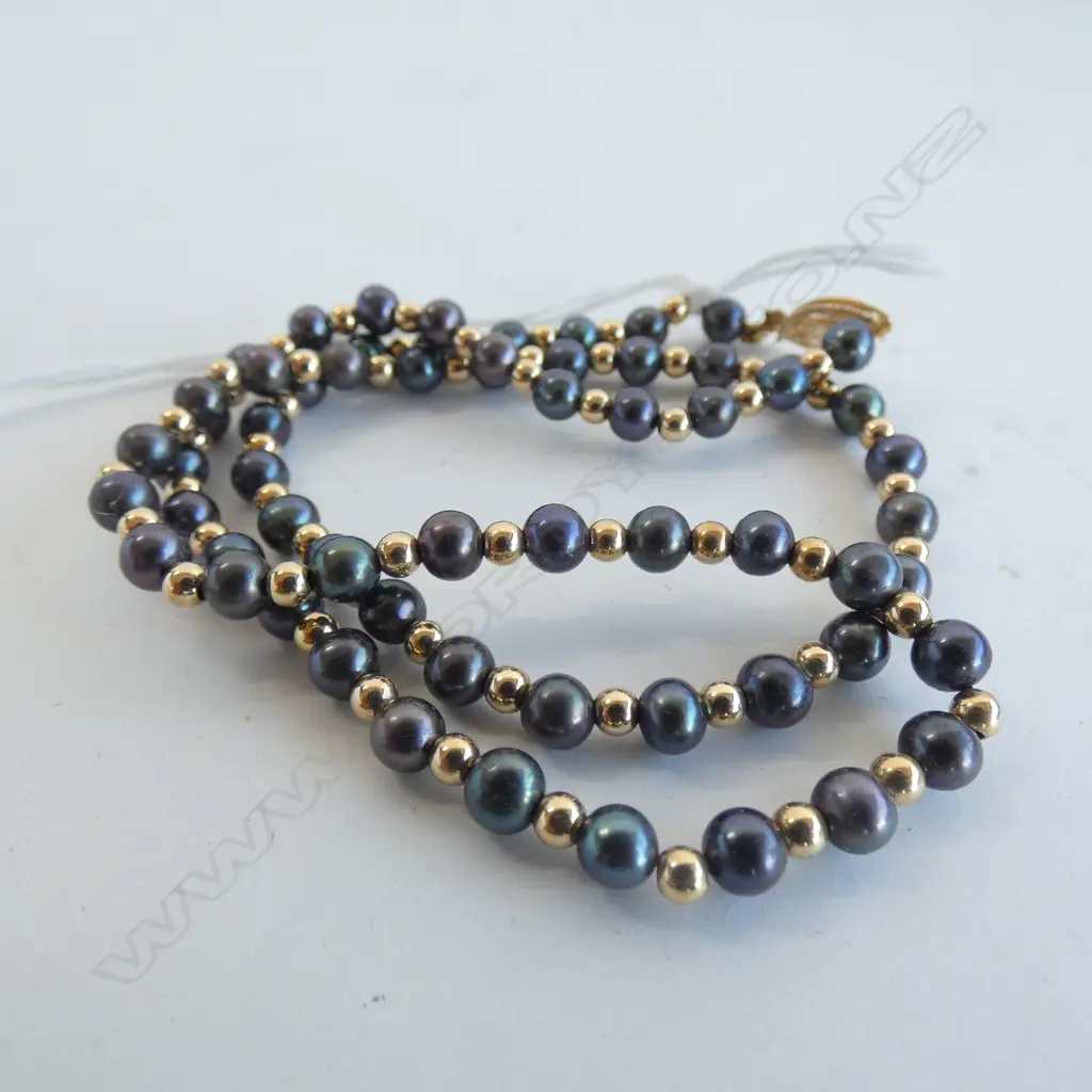BLACK PEARL AND GOLD TONED BEAD NECKLACE Image 1++