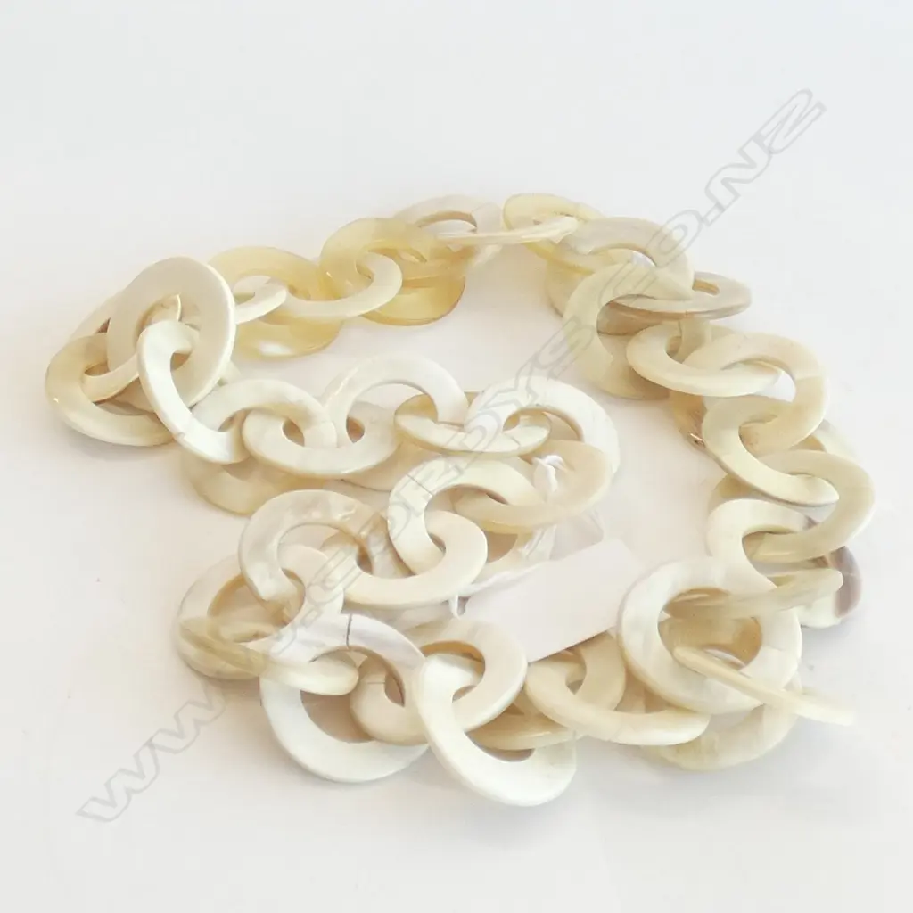 IVORY COLOUR BONE LINK NECKLACE  Image 1++