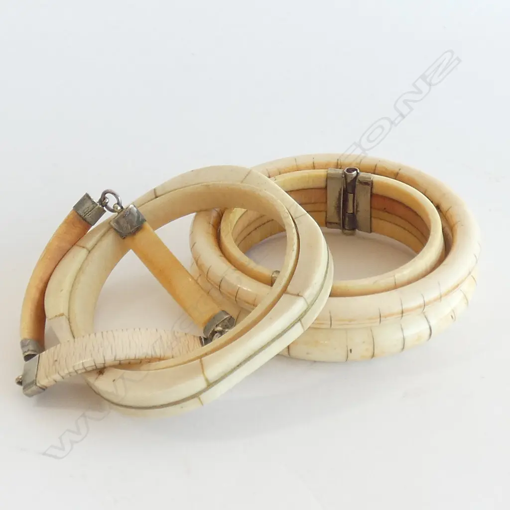 BAG 6 ASST VINTAGE IVORY BRACELETS & BANGLES Image 1++