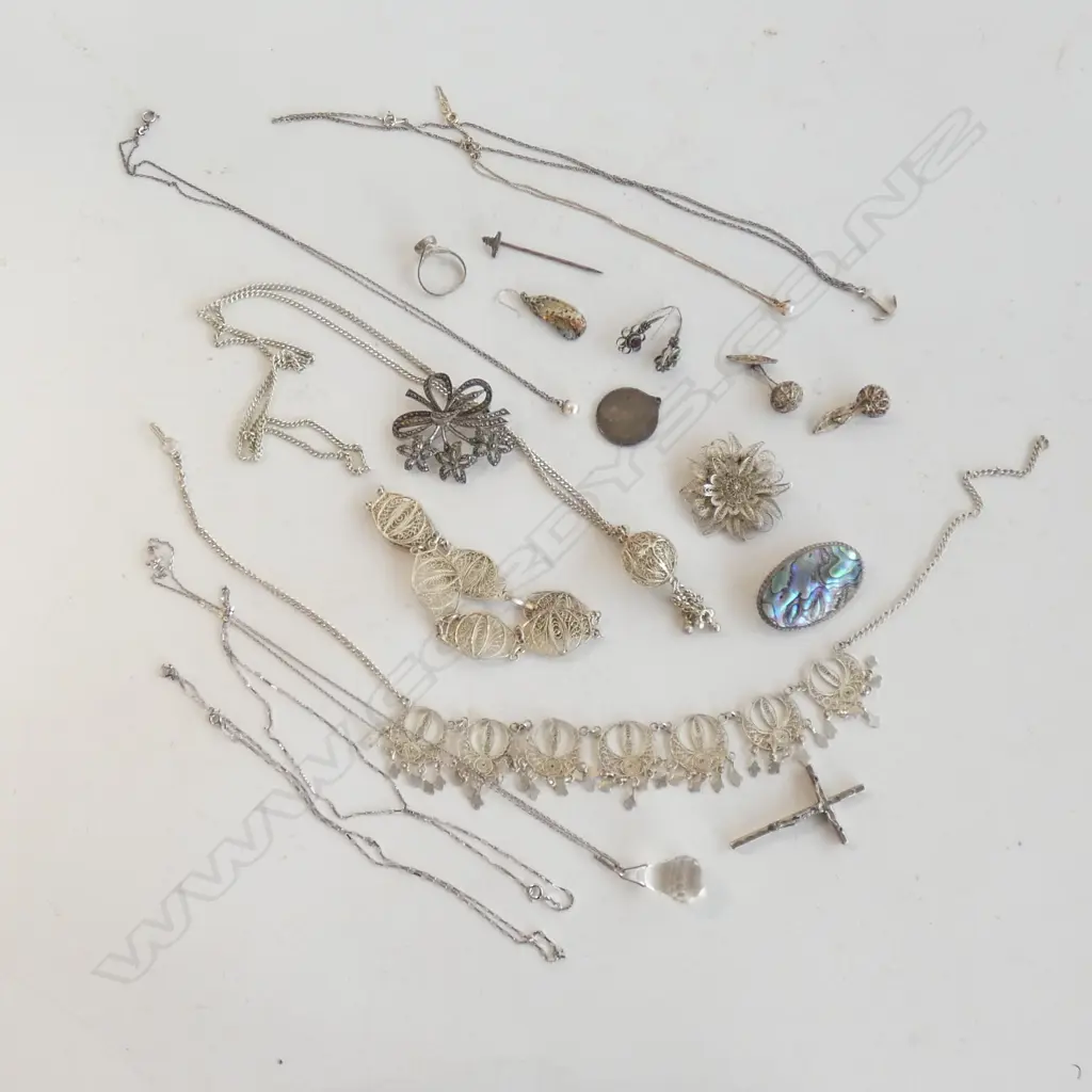 ASST. STG & SILVER TONE JEWELLERY Image 1++