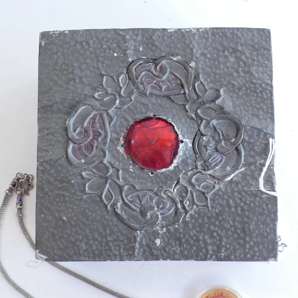 PEWTER JEWELLERY BOX (AF)  INCLUDES SILVER/ ENAMEL CHAIN ETC Image 1++