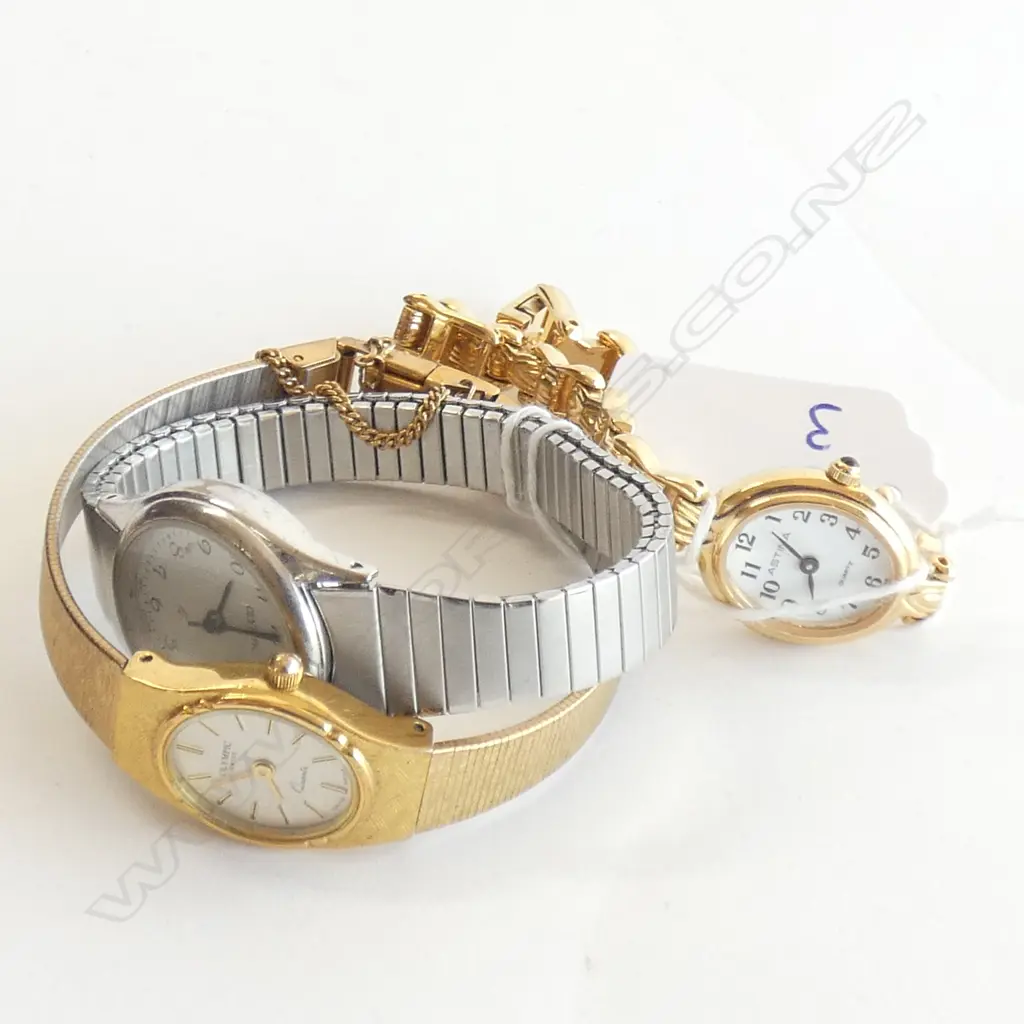 3 WOMEN'S WATCHES Image 1++
