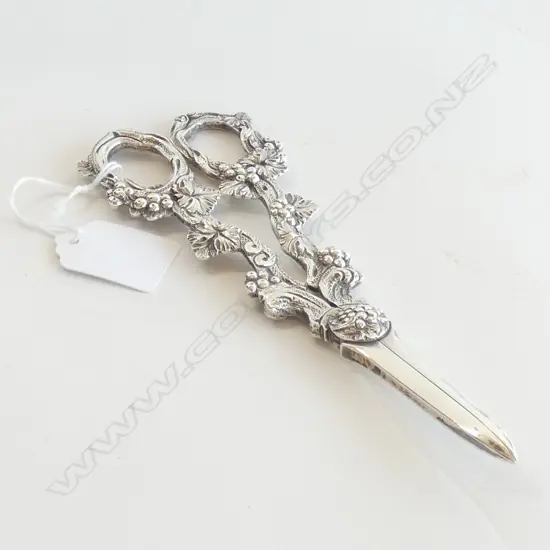 VICTORIAN PR SILVER GRAPE  SCISSORS LONDON 1894. 160 gms