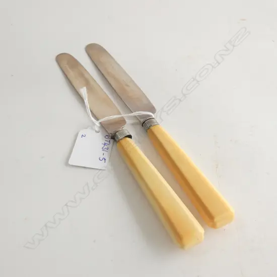 TWO 1820 SILVER AND IVORY KNIVES SHEFFIELD (ONE DAMAGED)