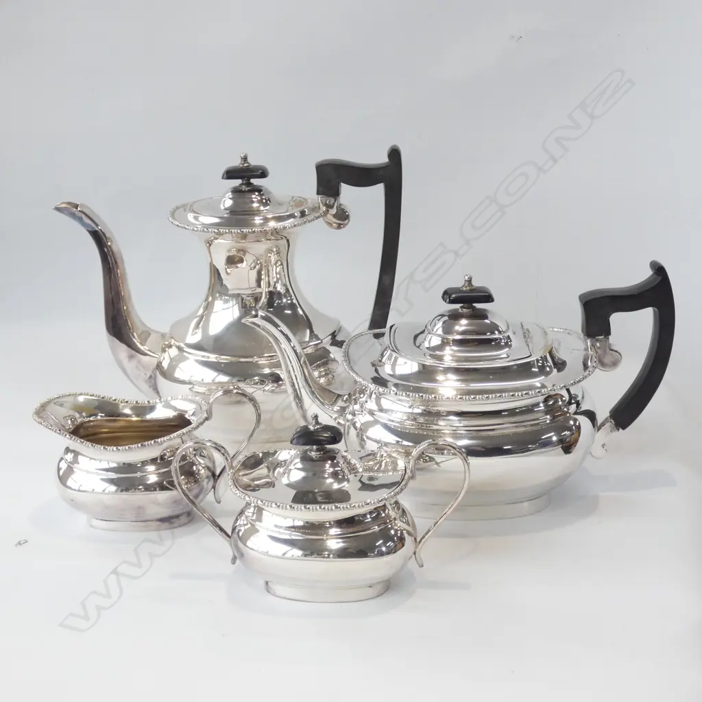 4 PC VINERS SILVER PLATE SET; COFFEE & TEAPOT / SUGAR BOWL & JUG Image 1++