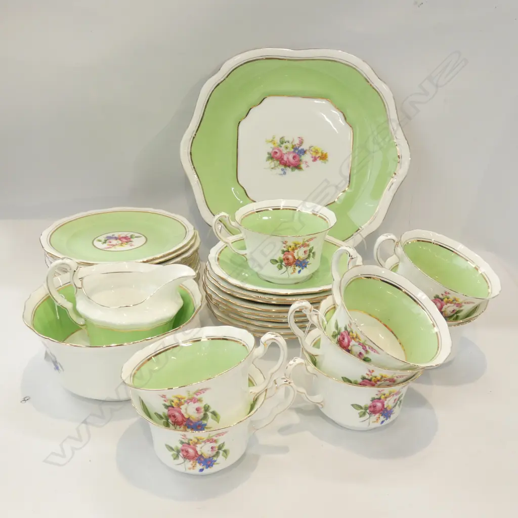 LARGE PALIDIN CHINA SET Image 1++