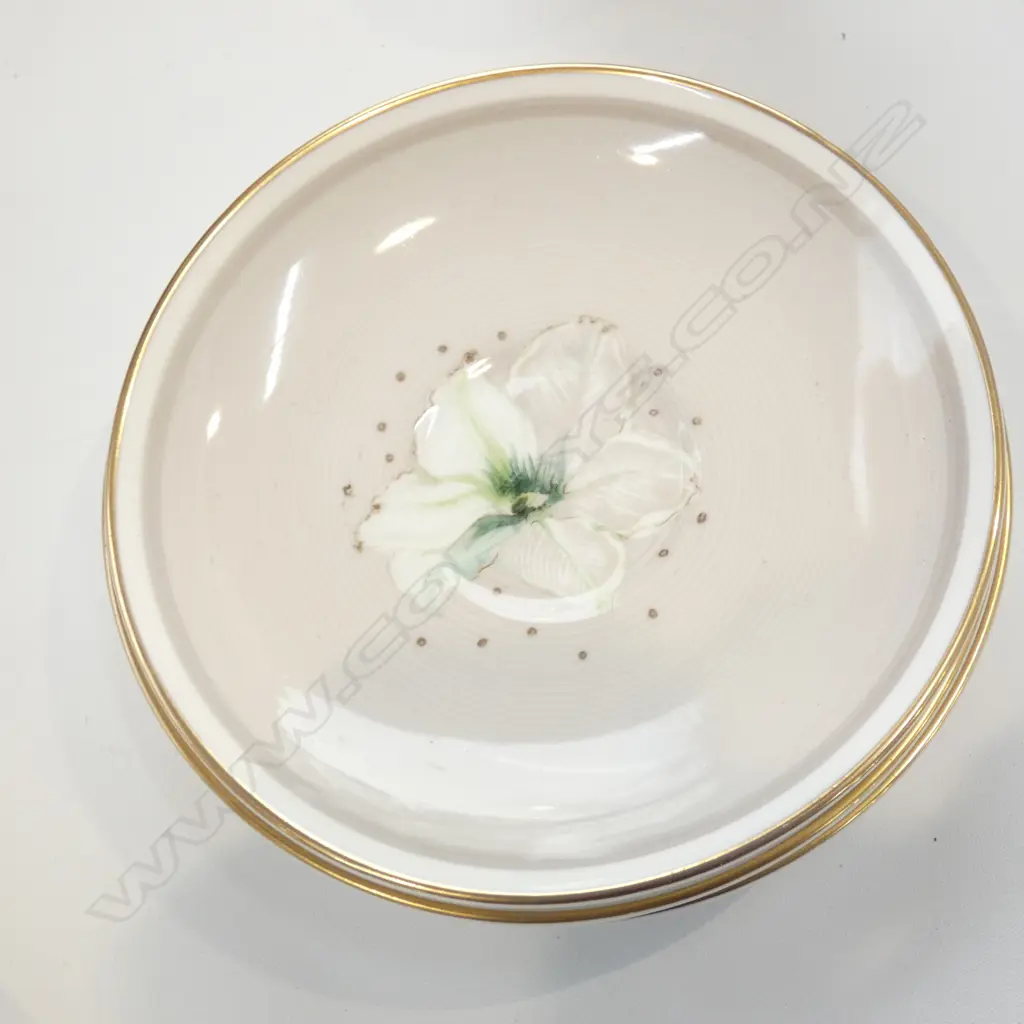 6 SUZIE COOPER COFFEE CUPS & SAUCERS Image 1++