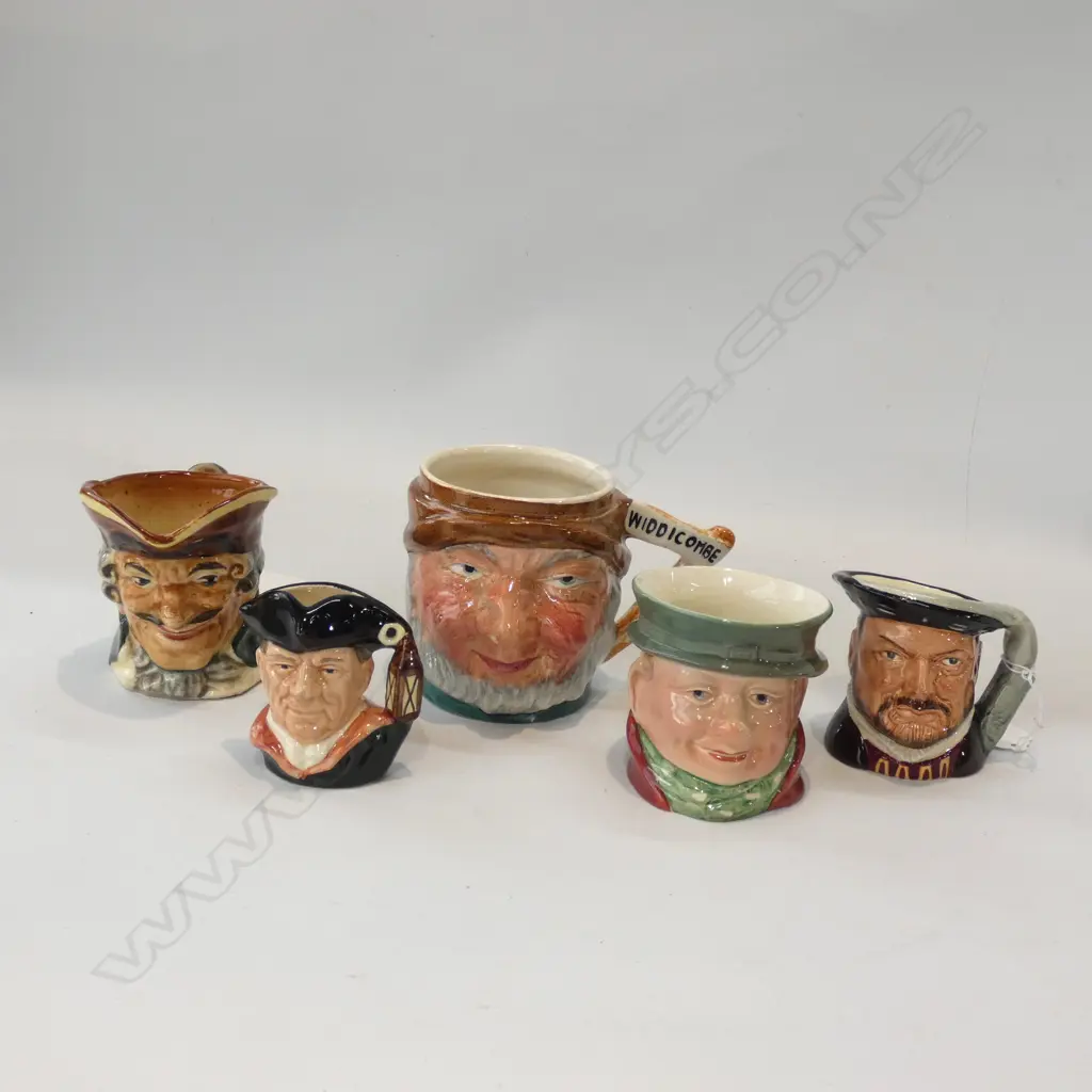 2 ROYAL DOULTON CHARACTER MUGS & 3 OTHERS Image 1++