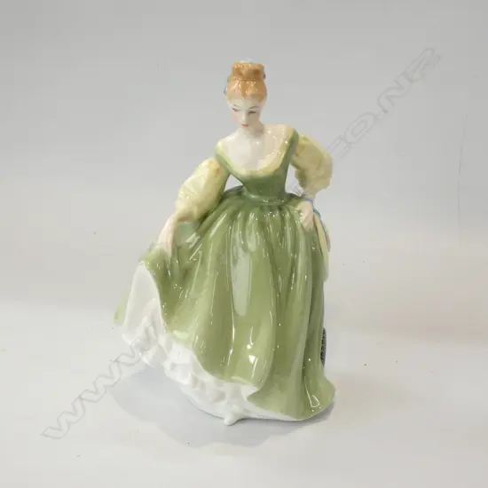 ROYAL DOULTON FIGURINE 'FAIR LADY'