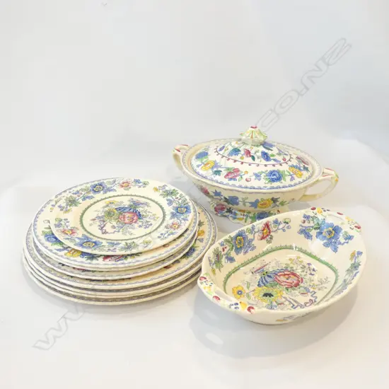 8 PCS MASONS REGENCY PLATES & TUREEN + 2 MASONS STRATHMORE PCS SOME A/F