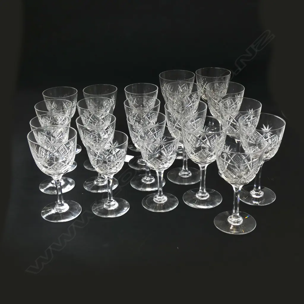 21 CUT CRYSTAL WINE GLASSES - 2 SIZES  (10 X H125 & 11 X 115MM) Image 1++