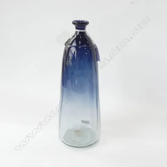 HOGLUND ART GLASS VASE