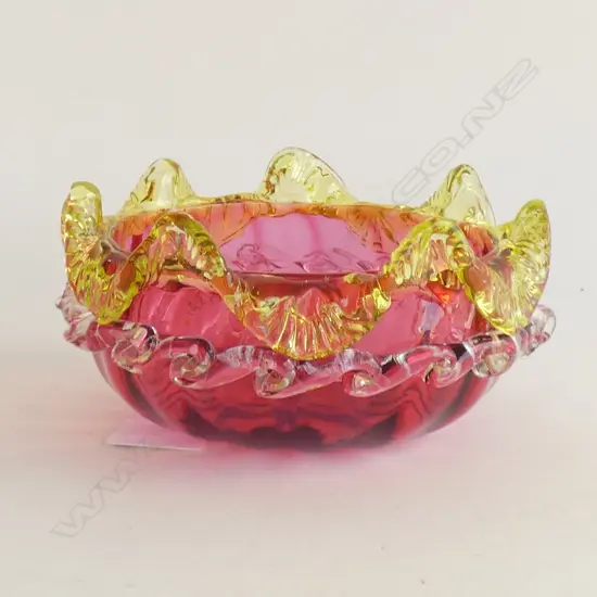 VINTAGE CRANBERRY GLASS BOWL 120mm dia