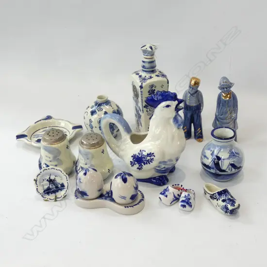 10 PCES DELFT MINIATURES