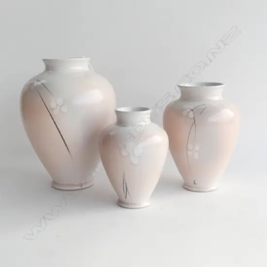 SET 3 PETER SHEARER POTTERY VASES - TALLEST H  265MM