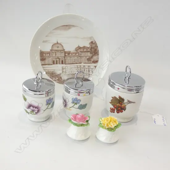 3 ROYAL WORCESTER EGG CODDLERS (BOXED) ADDERLY PORCELAIN FLOWER S&P SHAKERS & BOXED PLATE (DIA 160MM)
