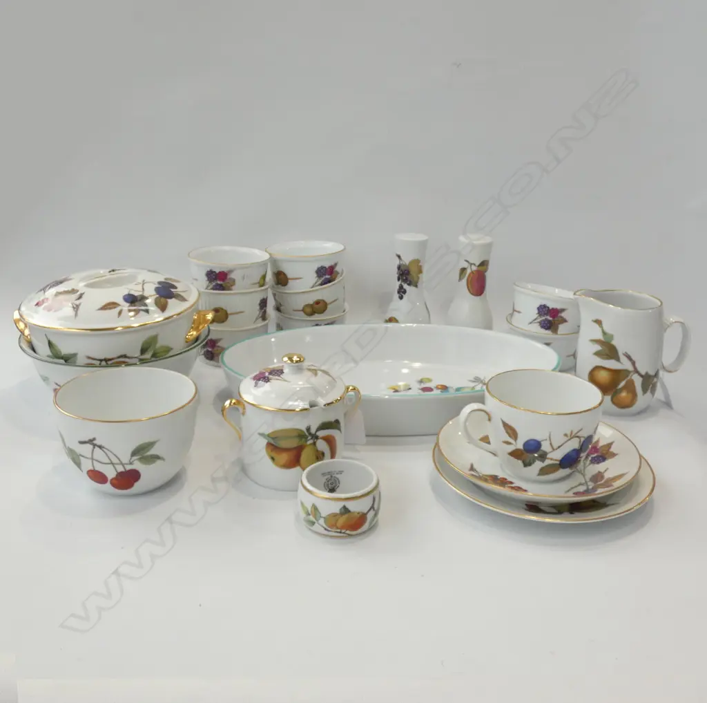 18PCS R/WORCESTER EVERSHAM CHINA Image 1++