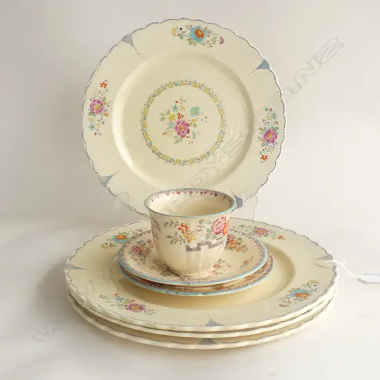 5 MASONS IRONSTONE PLATES, & TRIO