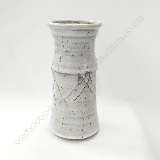 TALL SIGNED NZ POTTERY VASE