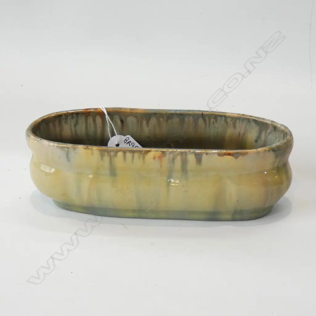 SMALL BRIAR GARDNER TROUGH VASE Image 1++