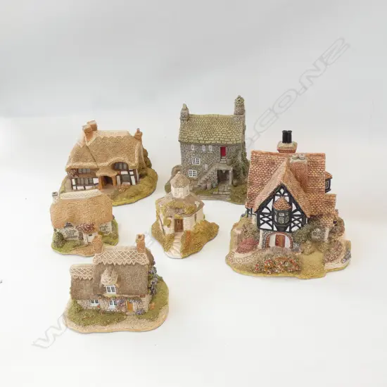 COLLECTION OF 6 LILLIPUT HOUSES