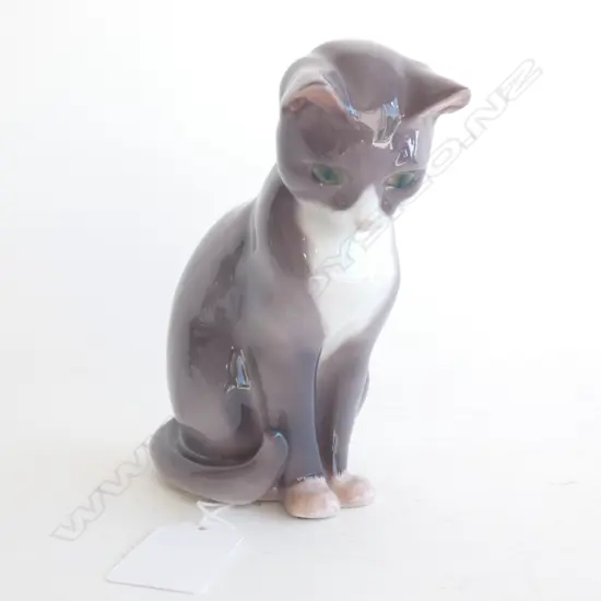 A Bing & Grøndahl Royal Copenhagen cat