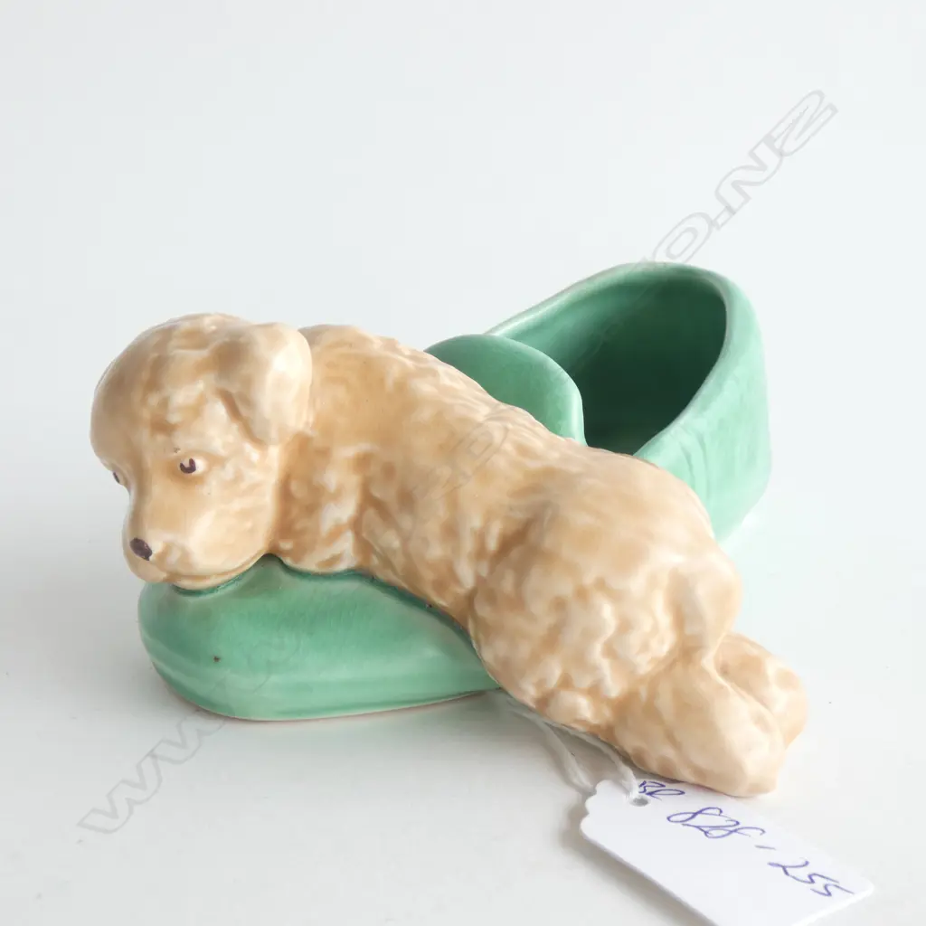 A Sylvac puppy on slipper Image 1++
