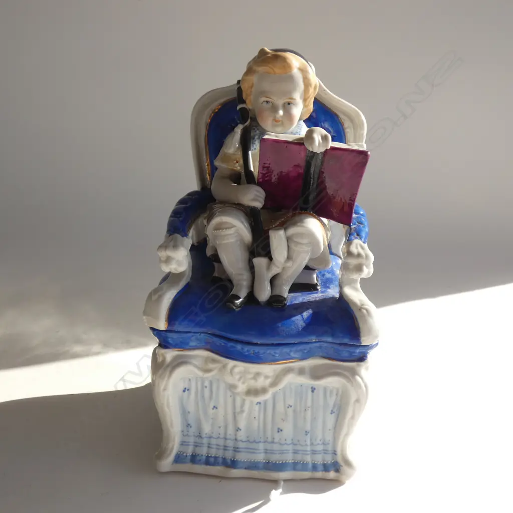 A Flat back box - child on Master's chair Image 1++