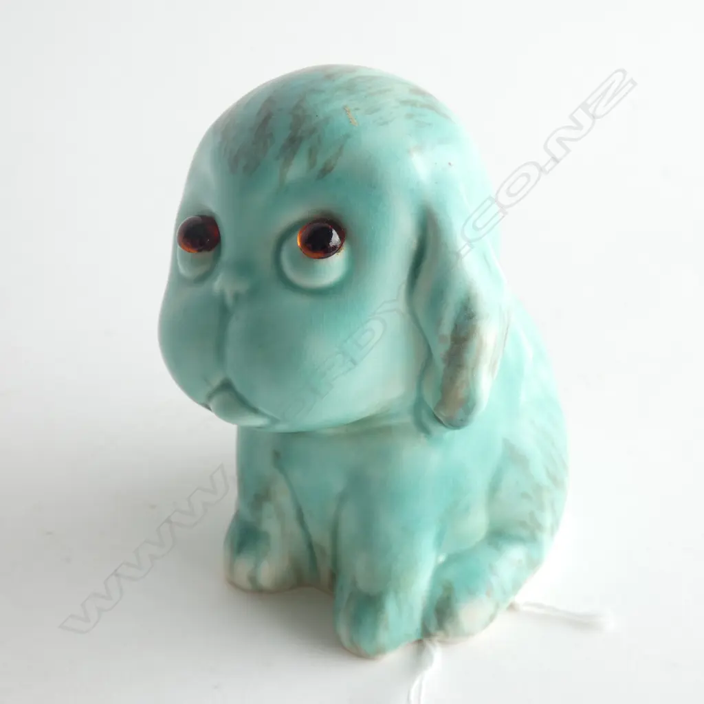 A Crown Devon seated dog Image 1++