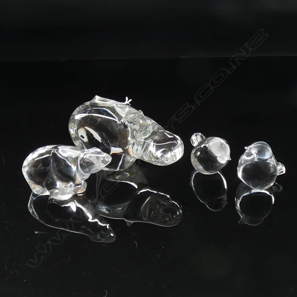 4 CLEAR GLASS ANIMALS; 2 BIRDS (H 42MM) HIPPO  (L 110MM) & POLAR BEAR  (BEAR & HIPPO SIGNED)  Image 1++