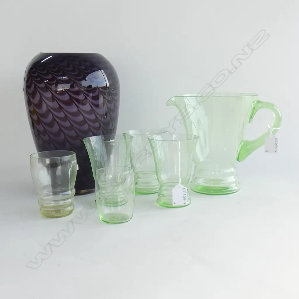 ART DECO GREEN GLASS JUG (H190MM) W 3 GLASSES + 2 OTHER GLASSES & LG PURPLE VASE (H 290MM) Image 1++