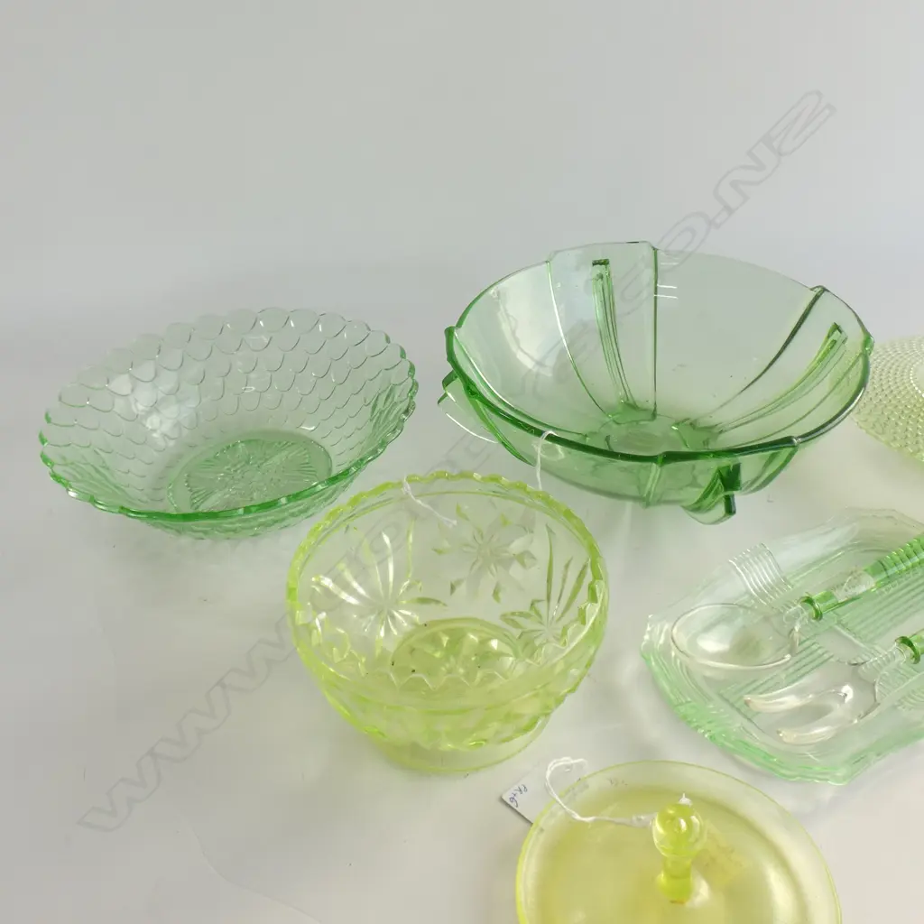 7 PCS URANIUM GLASS; PR SALAD SERVERS & BOWL  / RING HOLDER + 4 OTHER Image 1++