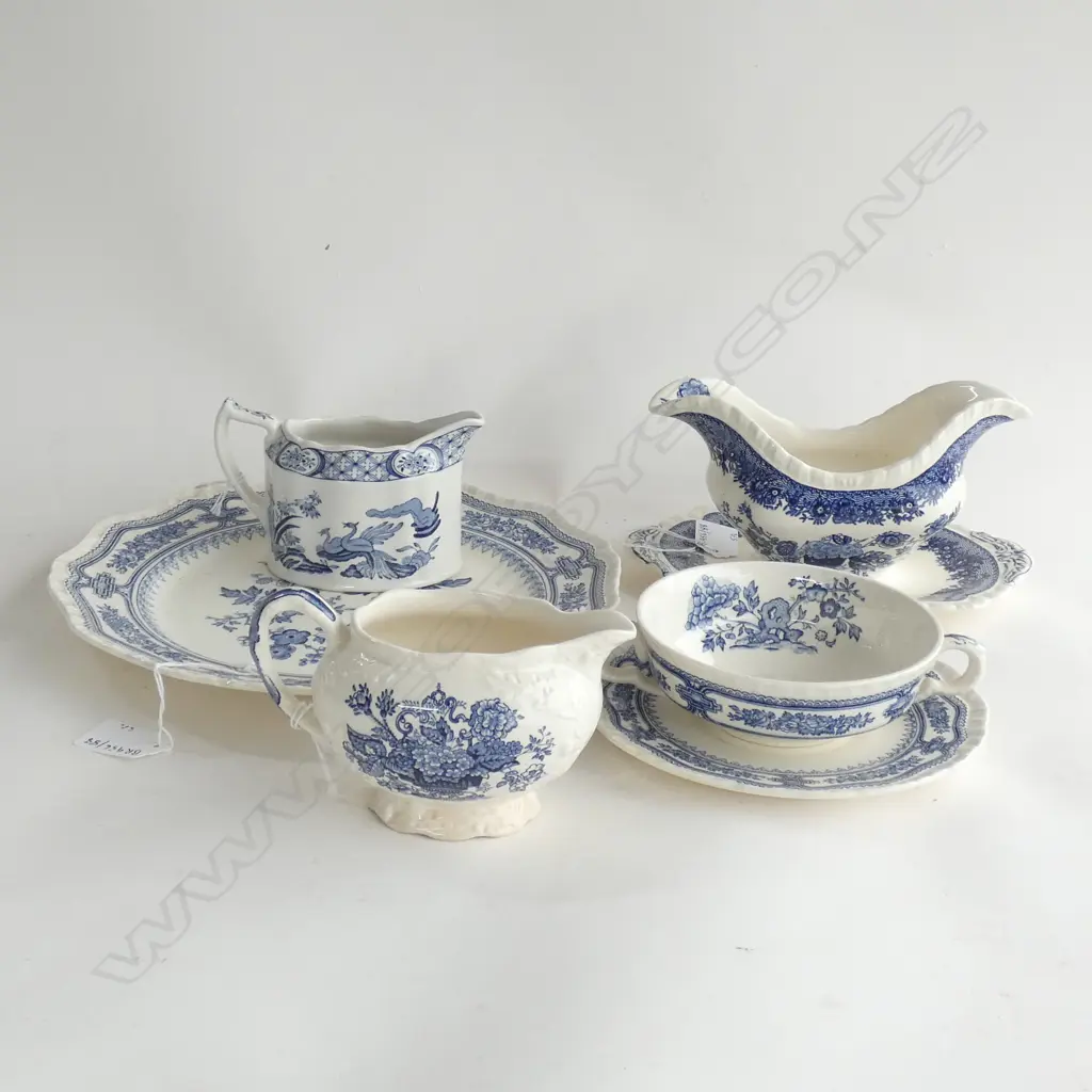 MASONS IRONSTONE B&W PLATE, SOUP COUPE, 2 JUGS & GRAVY BOAT Image 1++