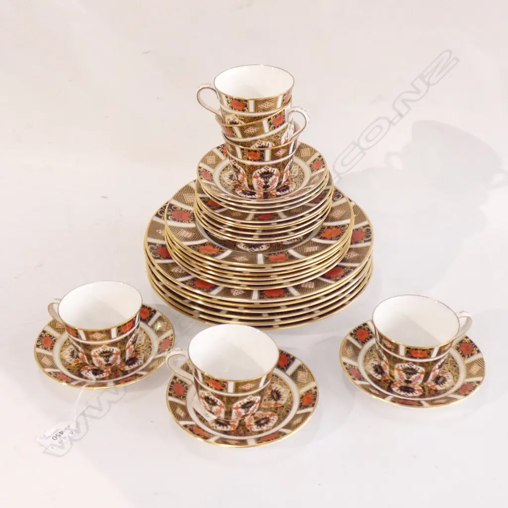 ROYAL CROWN DERBY RED STAMP 30 PC SET - PRISTINE CONDITION ... Image 1++