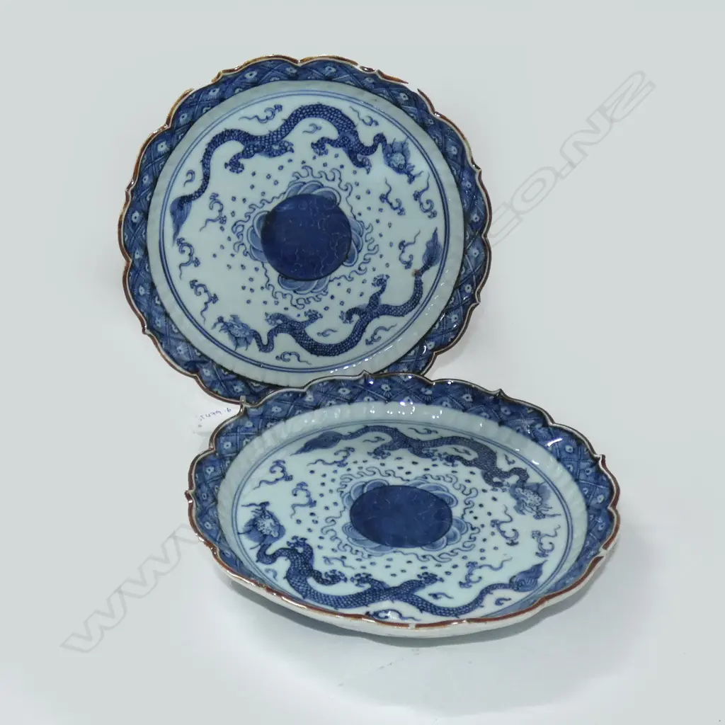 2 OLD JAPANESE SERPENTINE RIMMED PLATES (SMALL RIM CHIP TO EACH PLATE). Dia.200mm Image 1++