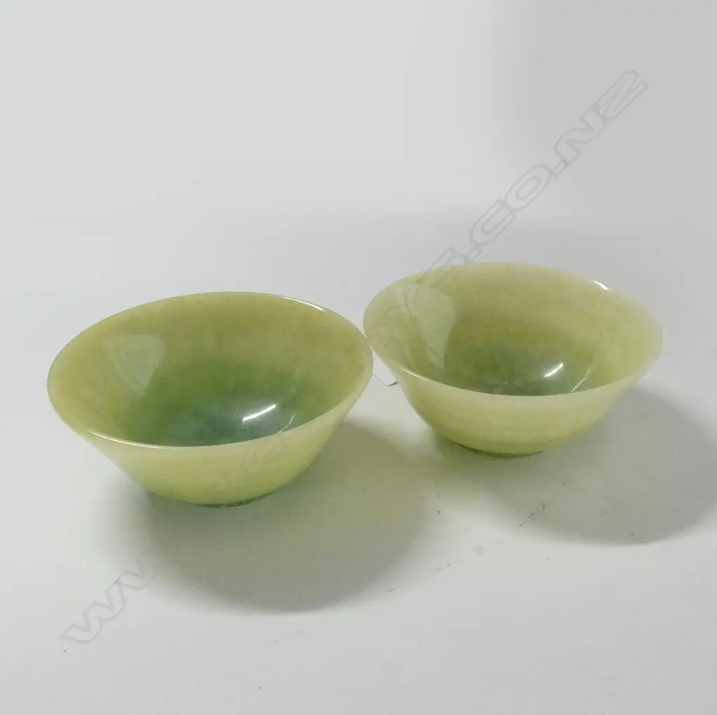 2 CHINESE GREEN HARDSTONE BOWLS. DIA. 120mm Image 1++