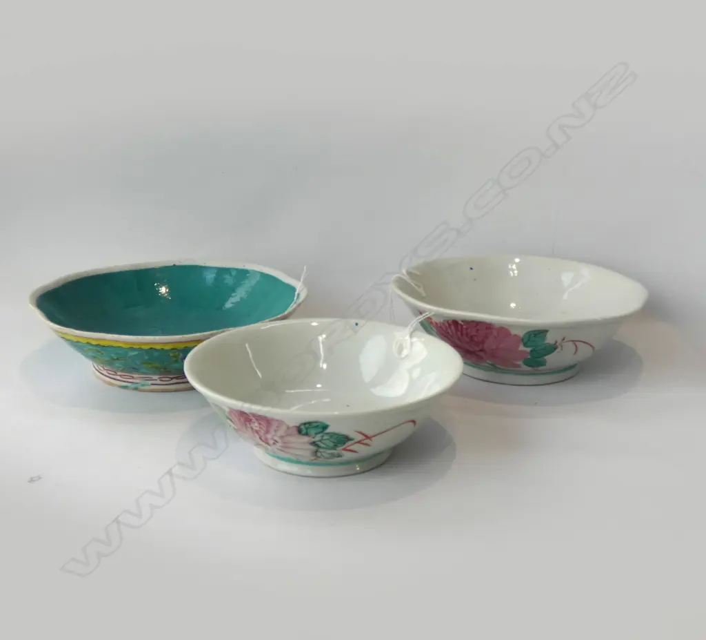 3 VINTAGE CHINESE PORC RICE BOWLS Image 1++