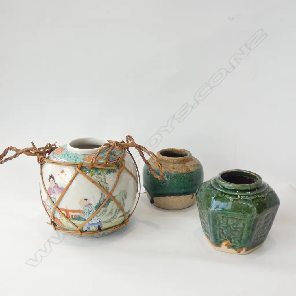 3 VINTAGE CHINESE GINGER JARS NO LIDS Image 1++