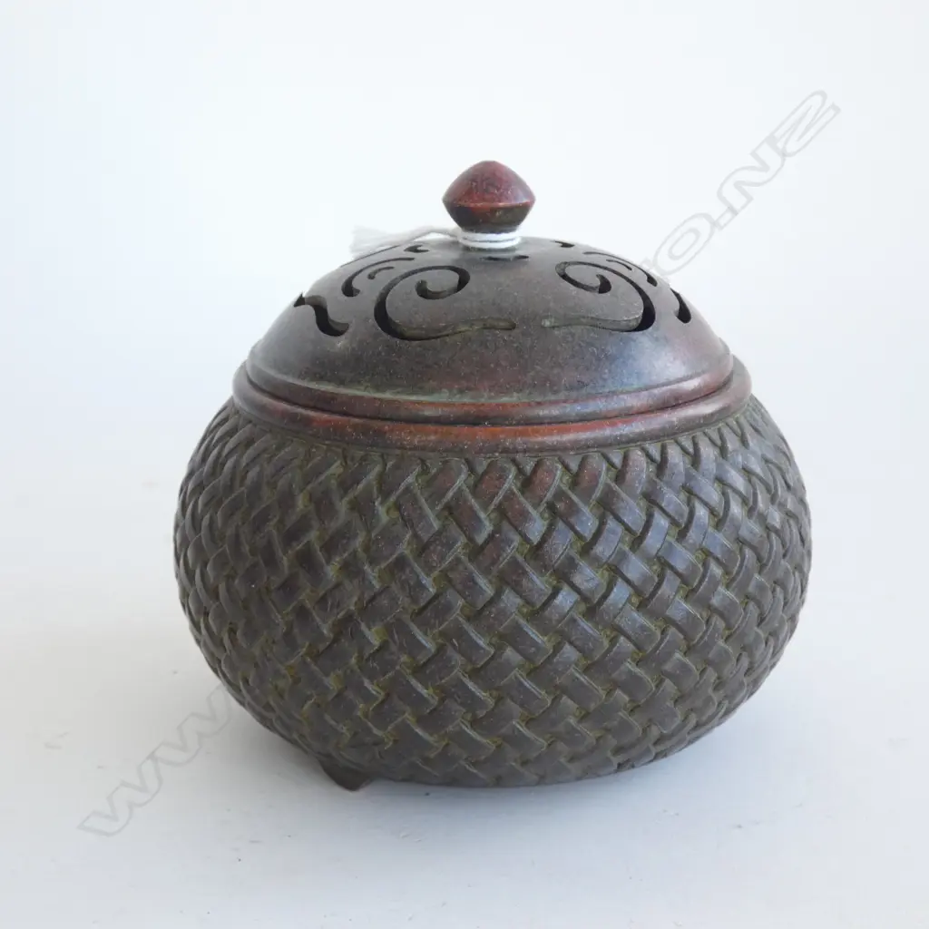 CHINESE BRONZE LIDDED CENSOR 110mm dia Image 1++