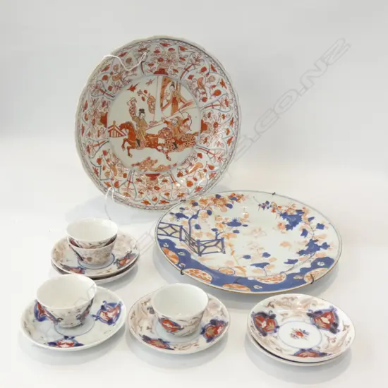 2 OLD ORIENTAL IMARI PLATES (DIA 220MM) (A/F) + 4 SM TEA BOWLS & 6 PLATES