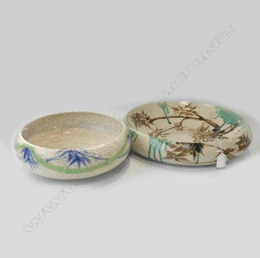 2 ORIENTAL POTTERY LARGE BOWLS  Image 1++