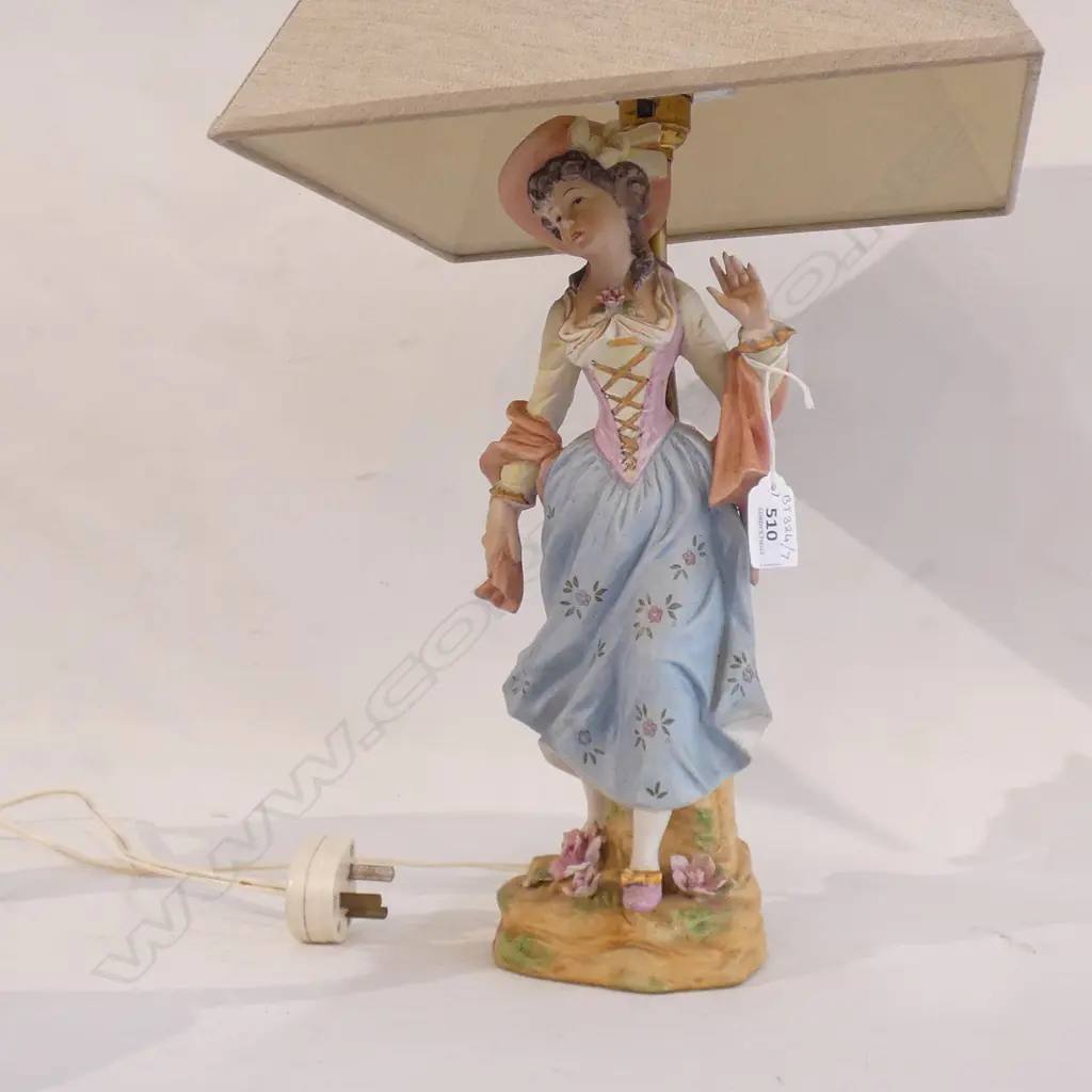 BISQUE FIGURINE LAMP  Image 1++