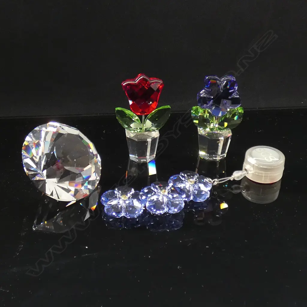 2 SWAROVSKI CRYSTAL FLOWER POTS;  RED TULIP & VIOLET + HANGING FLOWER & DIAMOND PAPERWEIGHT - ALL W BOXES & SLEEVES Image 1++
