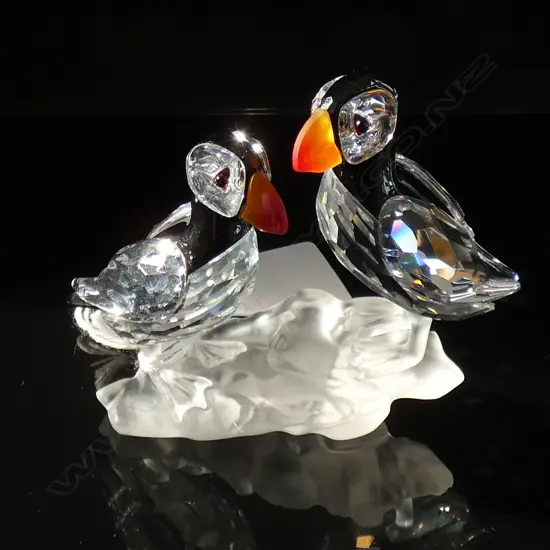 SWAROVSKI CRYSTAL 2 PUFFINS ON BRANCH H. 62MM - WITH BOX