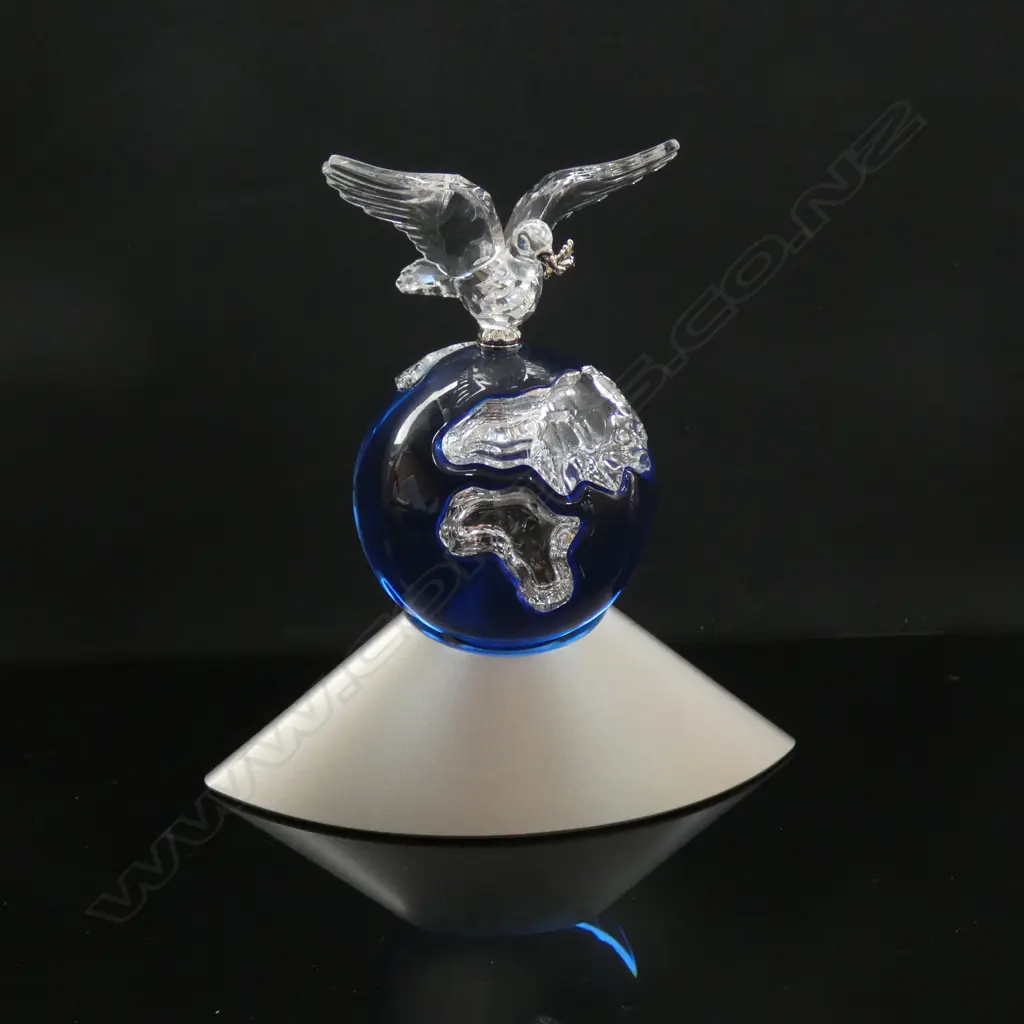 SWAROVSKI CRYSTAL PLANET 2000 VISION - W BOX/ SLEEVE & CERTIFICATE Image 1++